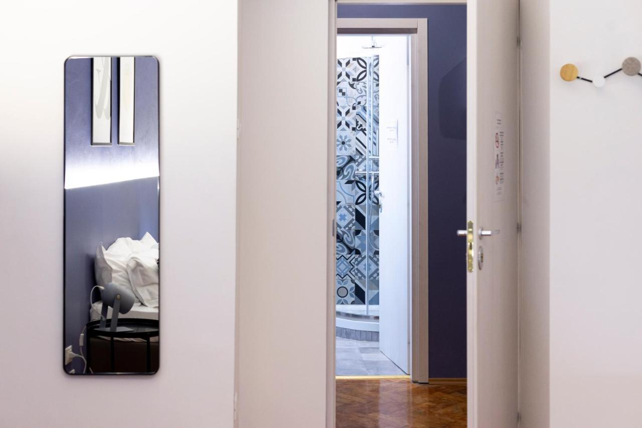Pregiata Camera Con Bagno Privato - Blu Di Persia ตรีเอสเต ภายนอก รูปภาพ