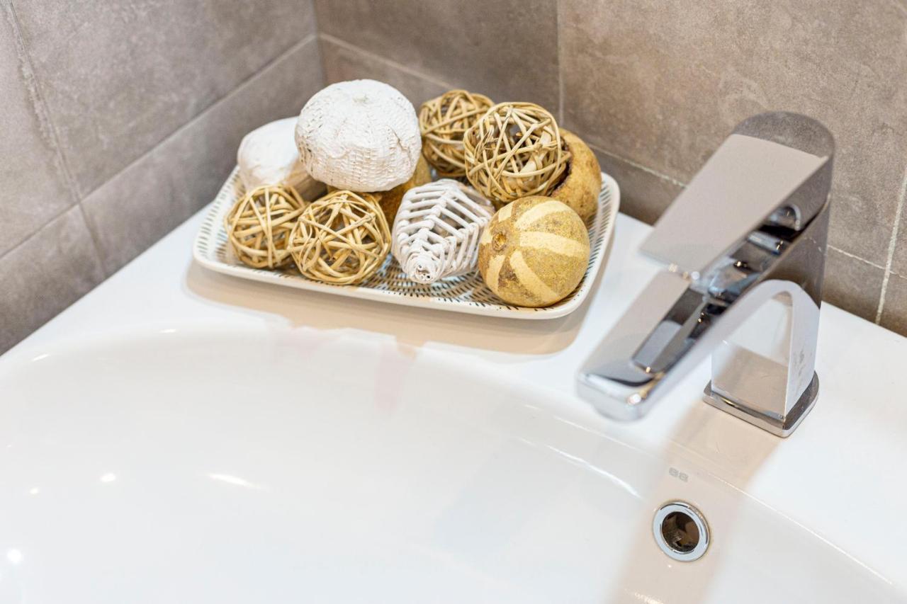 Pregiata Camera Con Bagno Privato - Blu Di Persia ตรีเอสเต ภายนอก รูปภาพ